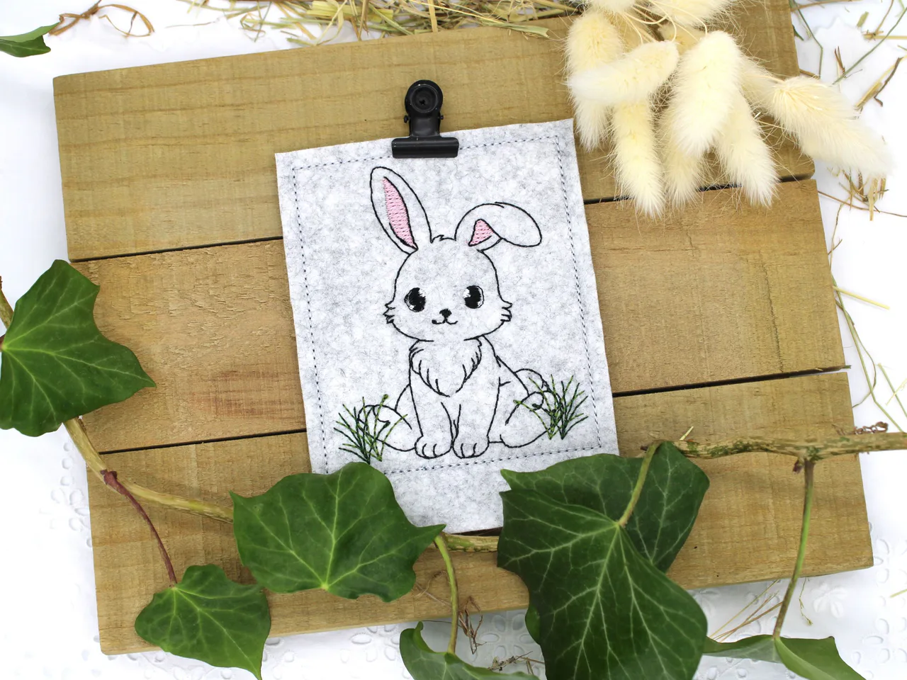 Stickdatei zu Ostern kostenlos: Osterhäschen von Fadenstark
