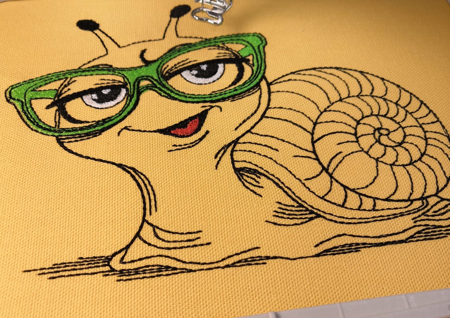 Glotzilla Stickmotiv von DIY Mibimo