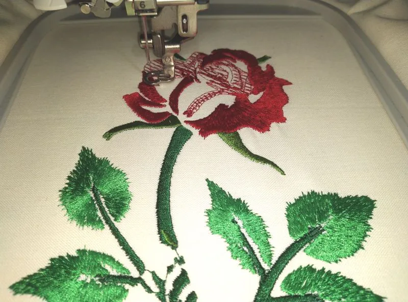 Rose – florale Stickdatei von Atelier RoCas
